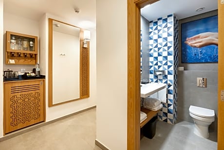 Family Room (2 Bedrooms)