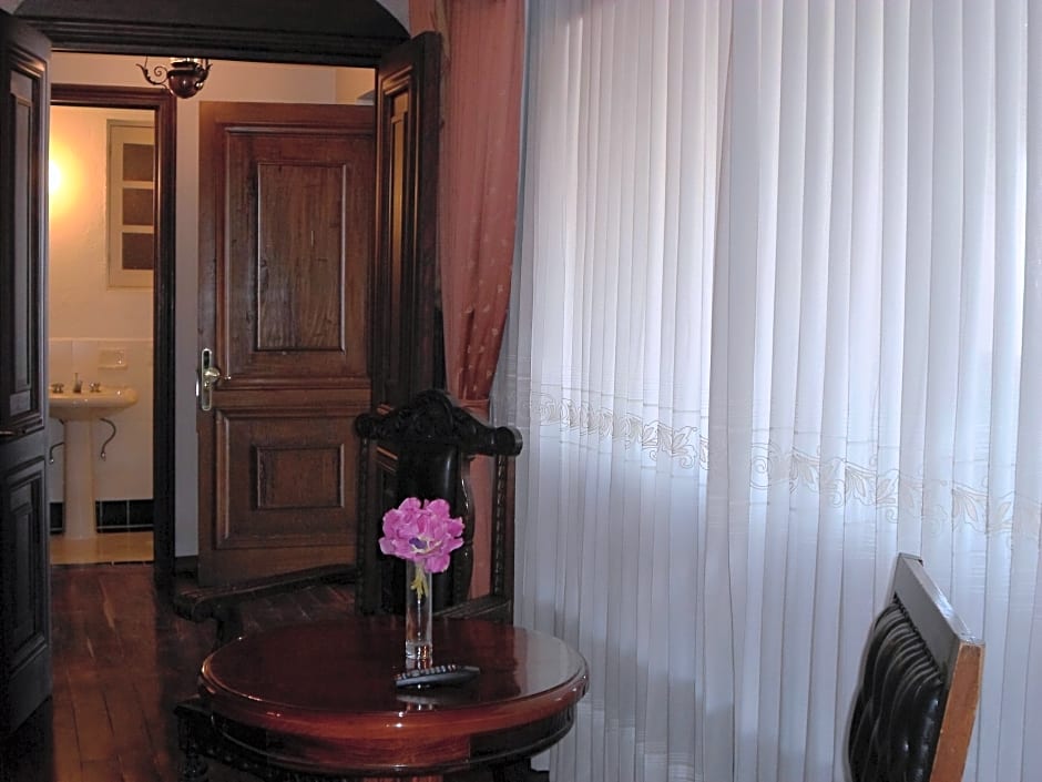 Hotel Virrey De Mendoza