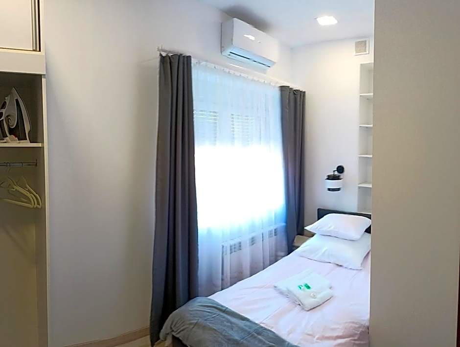 Comfort Stay, EV, Parking