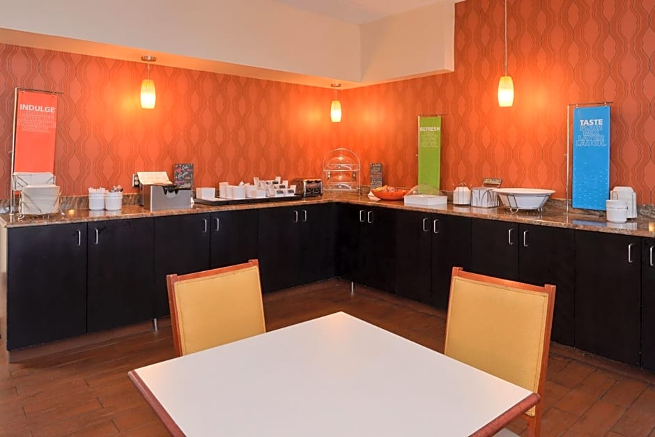 Hampton Inn Columbus-East