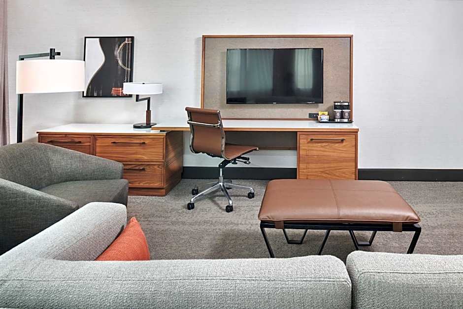 DoubleTree By Hilton Fullerton