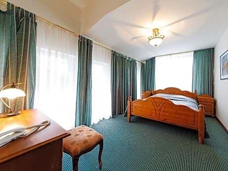 Suite with Spa Access