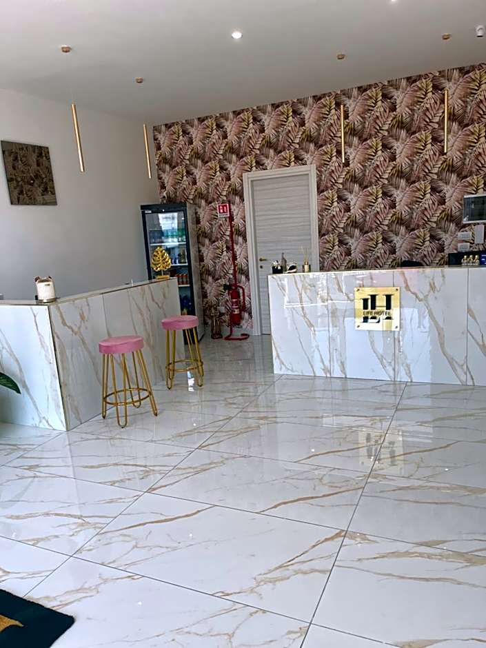 Life Hotel
