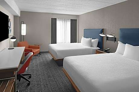 Queen Room with Two Queen Beds and Bathtub - Mobility Access/Hearing Accessible