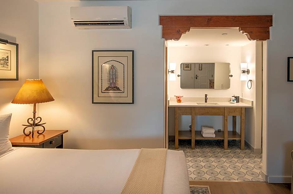 Pinon Court by La Fonda