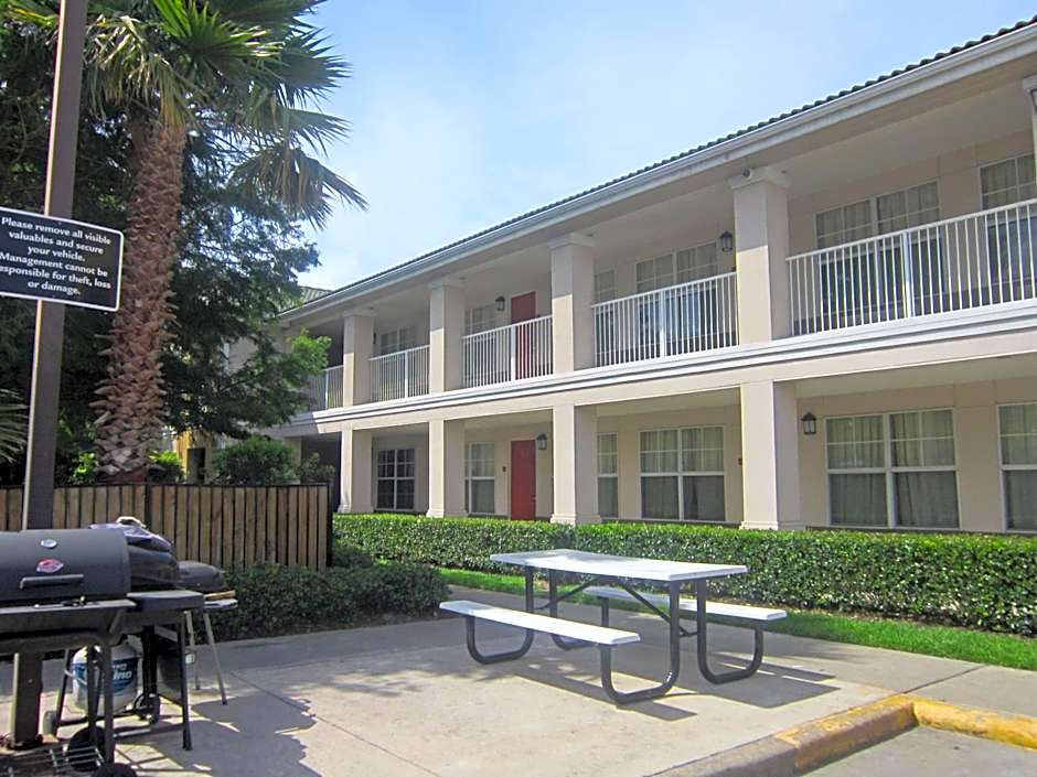 Sonesta Simply Suites Stafford