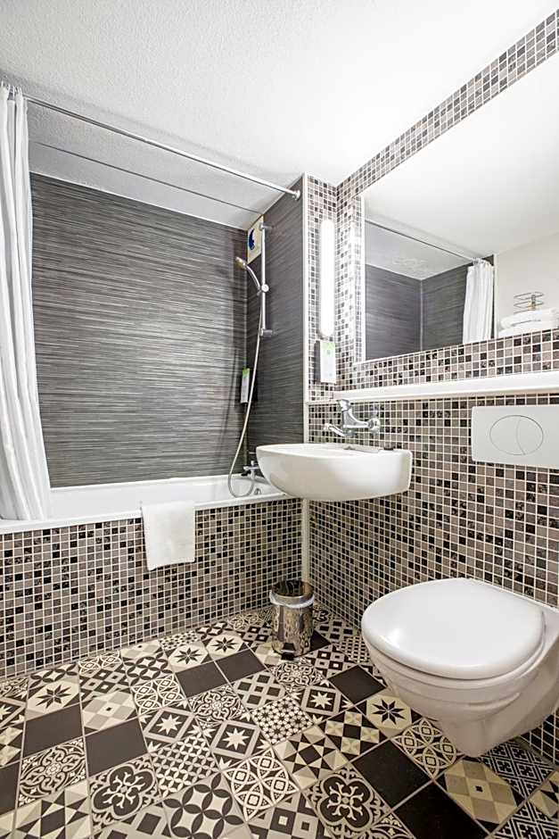 KYRIAD VALENCIENNES SUD - Rouvignies