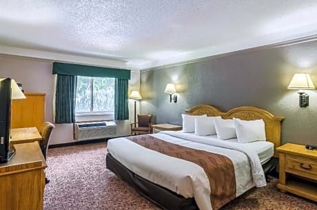 King Room - Accessible/Non-Smoking