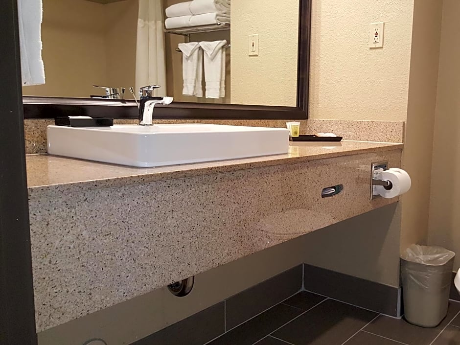 Best Western Plus Airport Inn And Suites