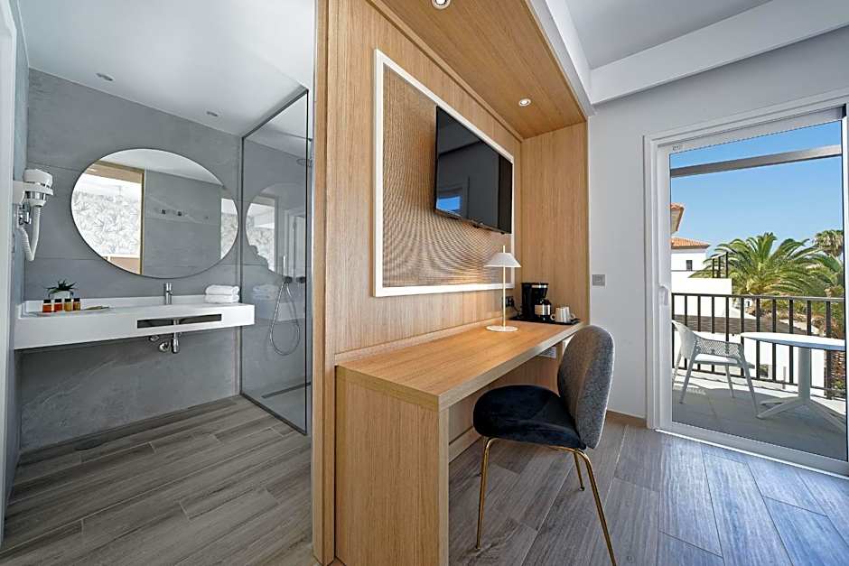 Broncemar Beach Suites