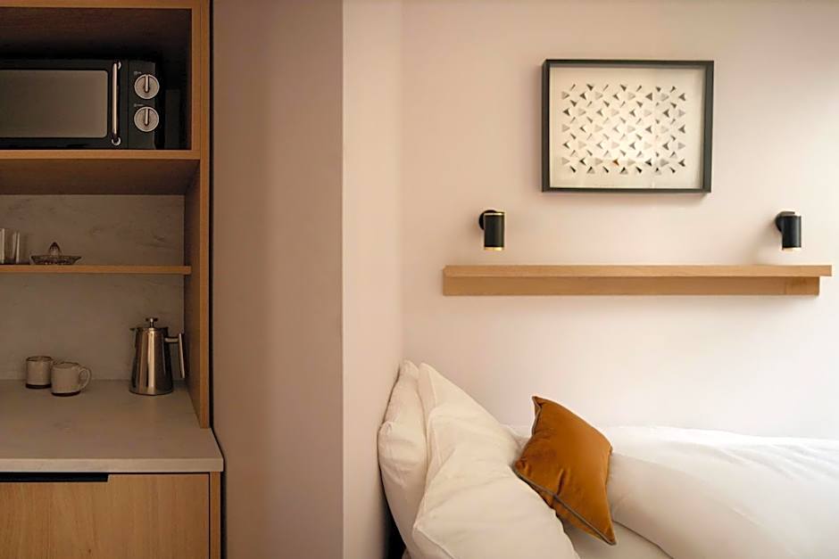 Bob W London Olympia