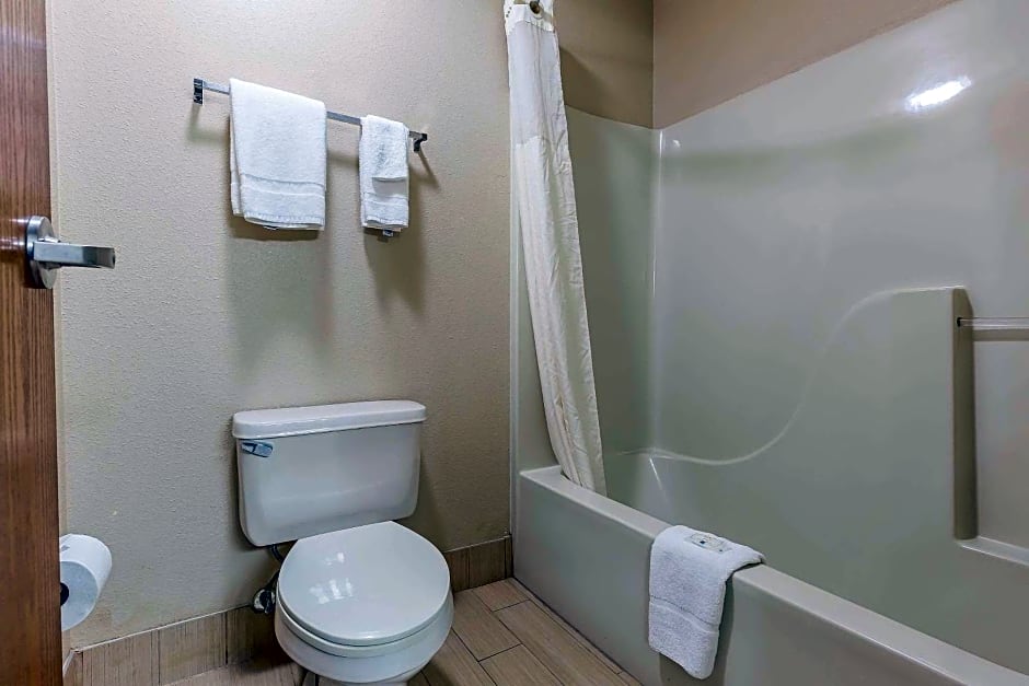 Quality Inn Mount Vernon, IL