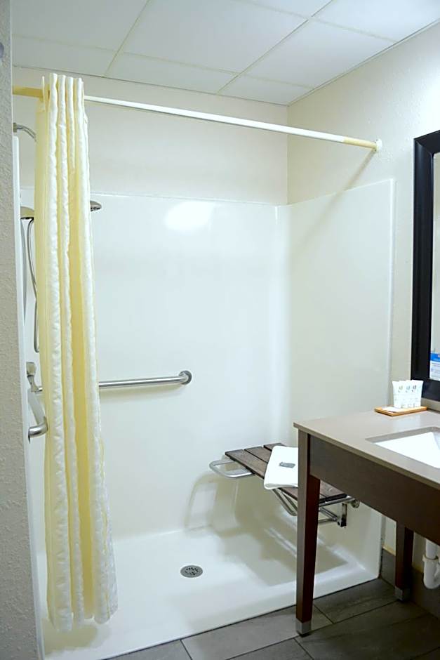 Country Inn & Suites by Radisson, Port Clinton, OH