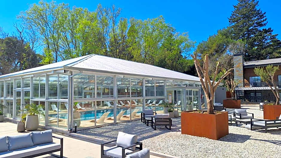 BlackStone Apart Boutique Hotel