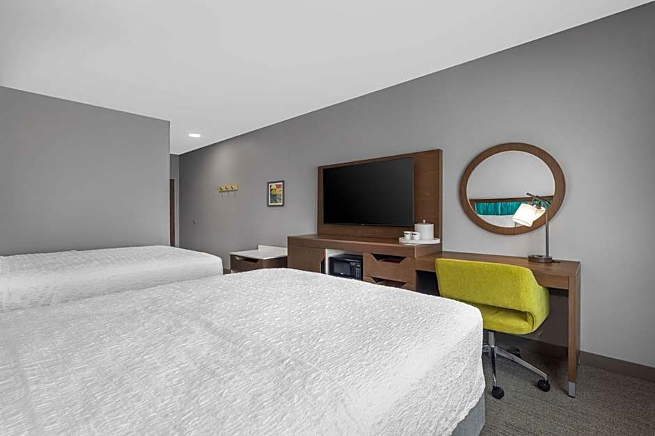 Hampton Inn & Suites Bakersfield Central