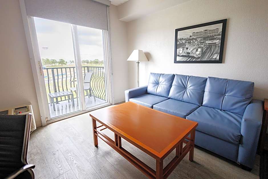 SEVEN Sebring Raceway Hotel