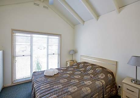 Osprey Two Bedroom Cabin