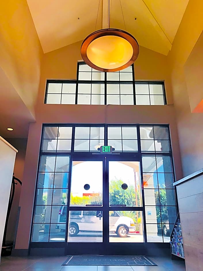 Country Inn & Suites by Radisson, San Jose International Airport, CA