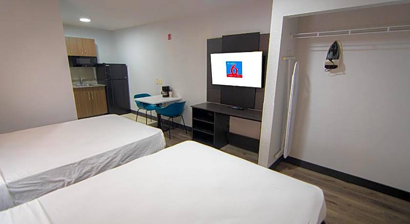 Studio 6 Extended Stay - West Palm Beach, FL