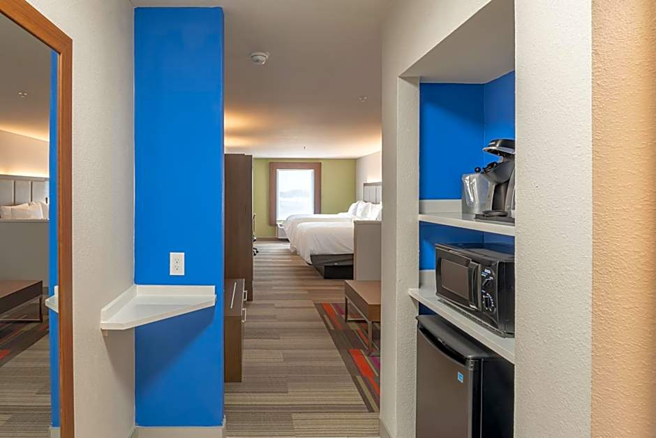 Holiday Inn Express & Suites N Waco Area - West By IHG