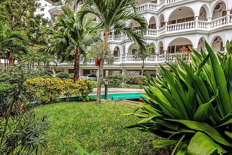 CityBlue Creekside Hotel & Suites