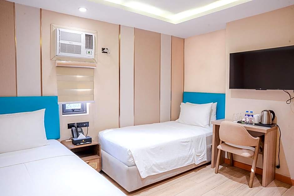 Photo 1 of 5 of Deluxe 2 Beds