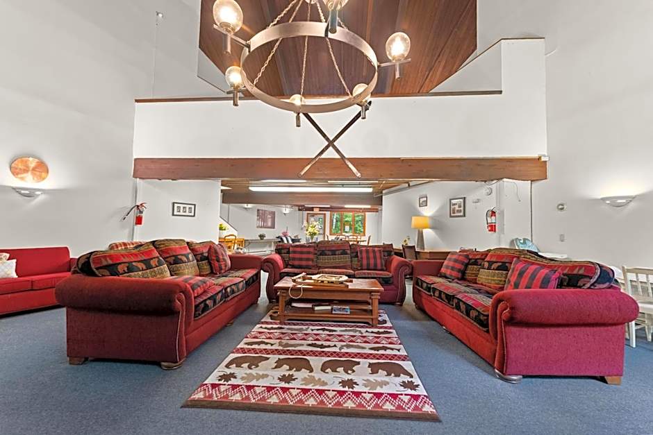 Evergreen Valley Inn