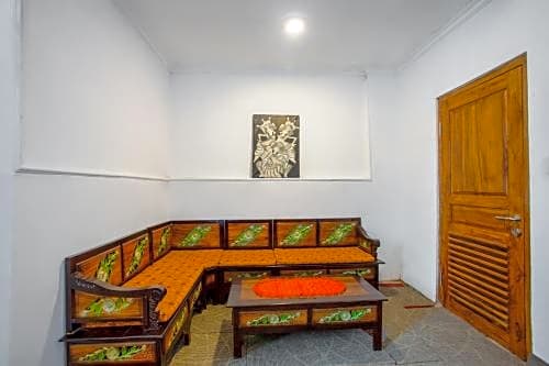 OYO 3004 Penginapan Bromo Adi