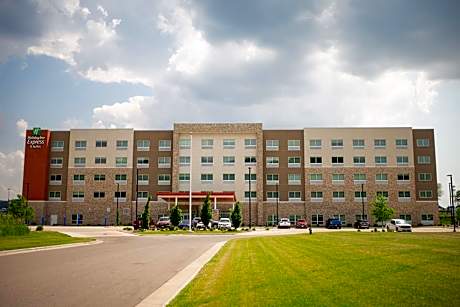 Holiday Inn Express & Suites Onalaska - La Crosse Area By IHG
