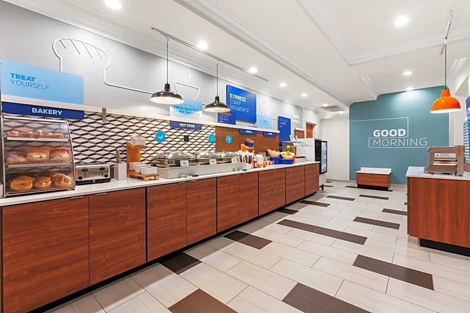 Holiday Inn Express Hotel & Suites Klamath Falls Central By IHG