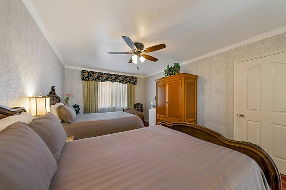 Carmel Inn & Suites