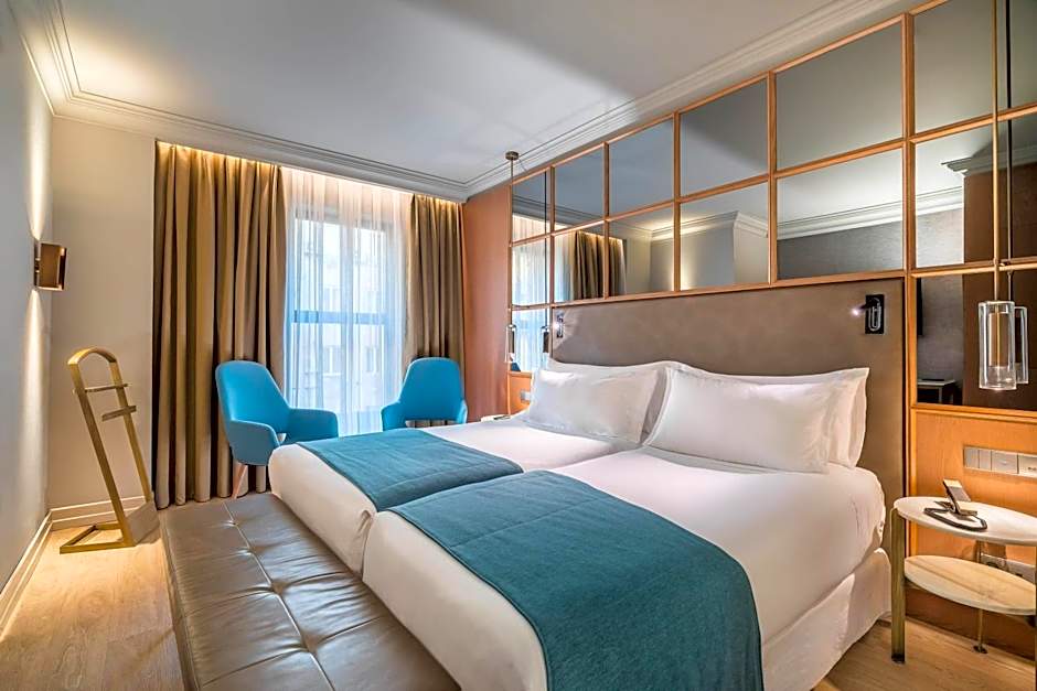 Barcelo Emperatriz Hotel