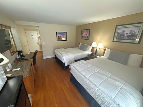 Standard Queen Room with Two Queen Beds (Ground Level)
