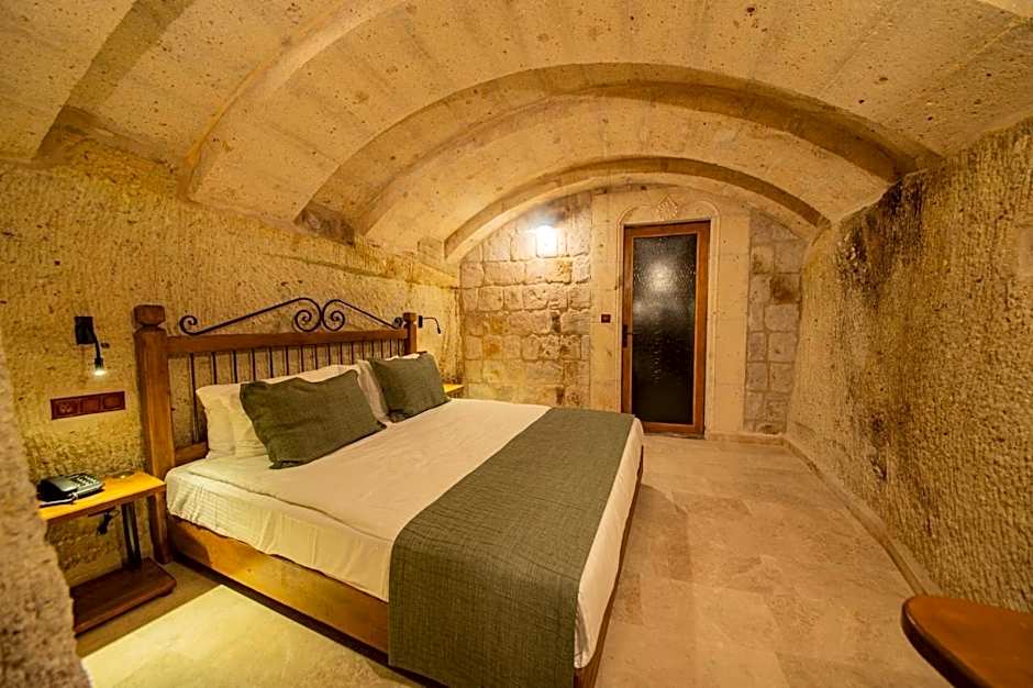Ares Cave Suites