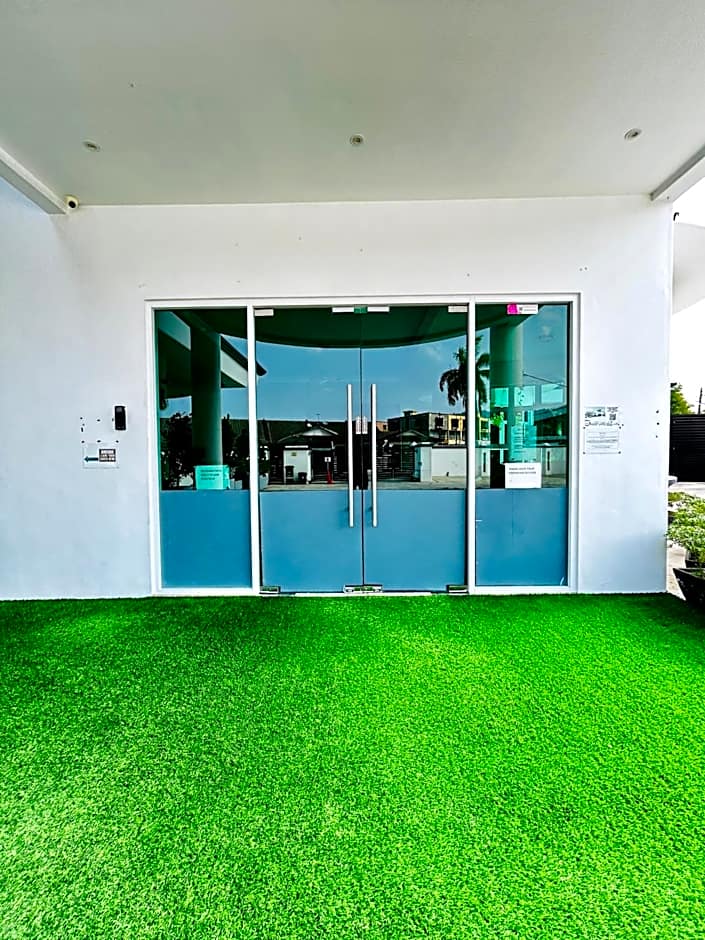 Lestari Inn Boutique Residence - Private Parking