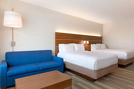 Queen Room with Two Queen Beds - Hearing Accessible