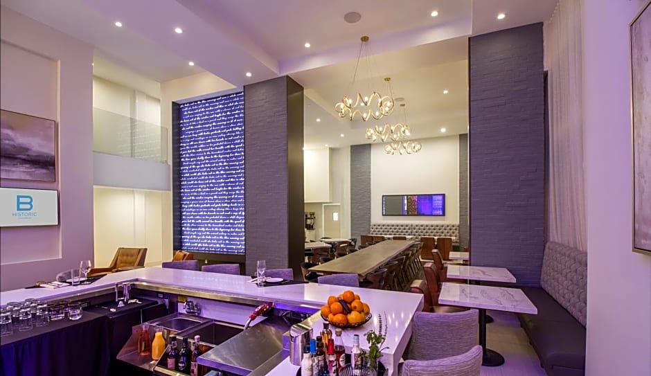 TRYP by Wyndham Savannah