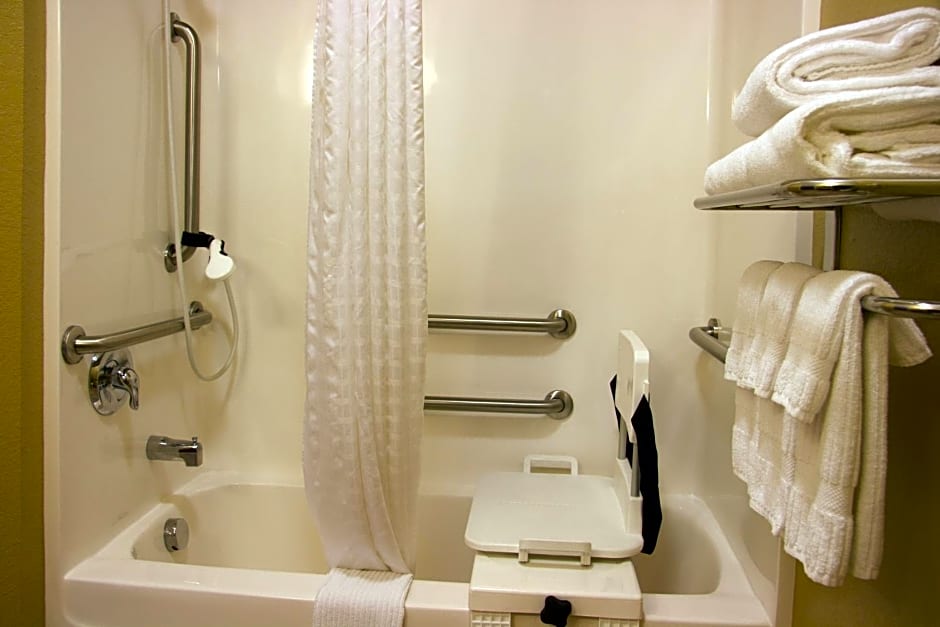 Candlewood Suites Champaign-Urbana University Area, an IHG Hotel