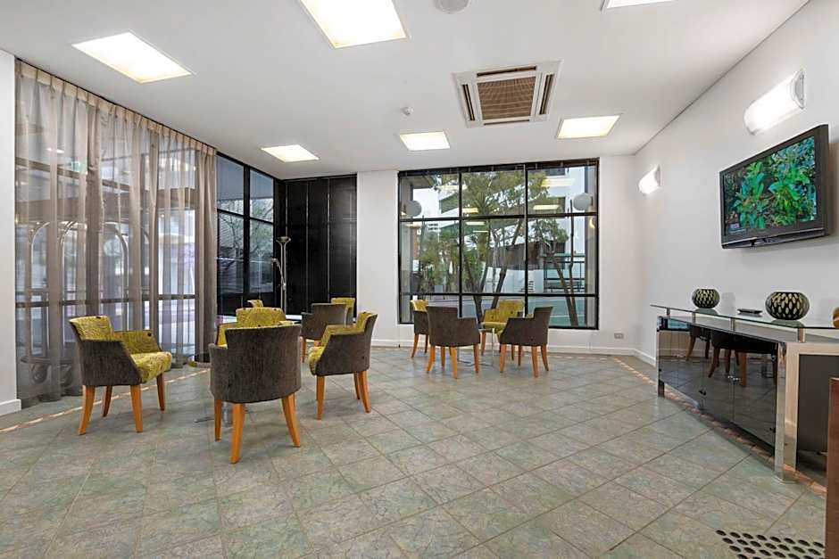 Metro Hotel Perth City