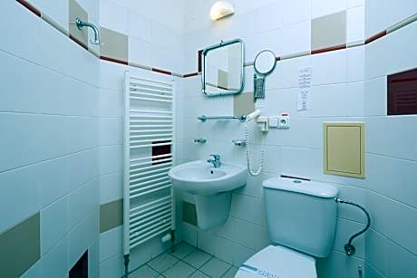 Standard single room with city view