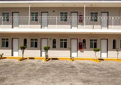 Hotel Plaza Bandera Revolución