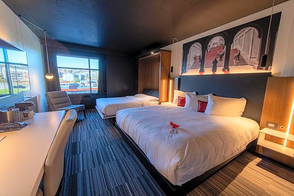 Photo 1 of 4 of Suite