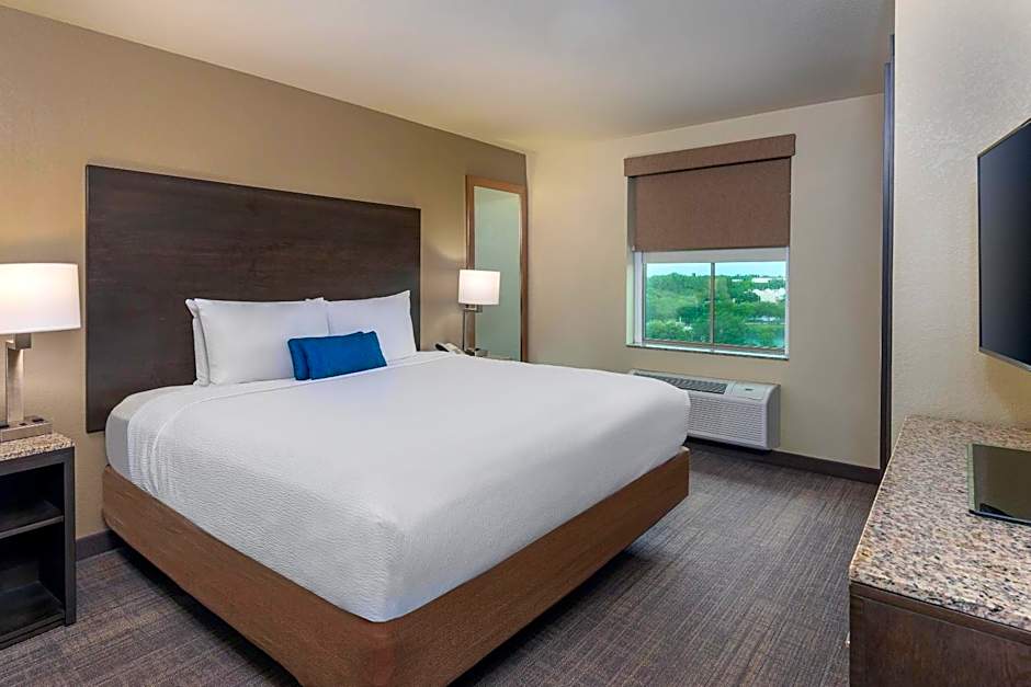 Coral Pointe Sarasota, an Ascend Collection Hotel