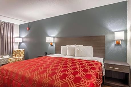 King Room - Accessible/Non-Smoking