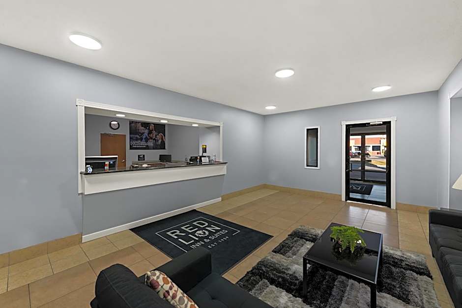 Red Lion Inn & Suites Gretna - Omaha SW