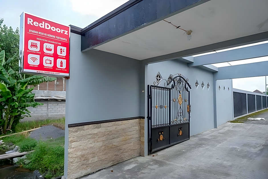 RedDoorz Syariah near RS Hermina Yogyakarta
