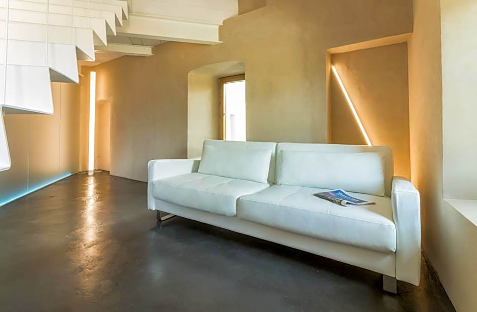 B&B éve