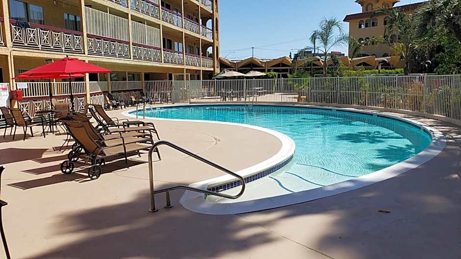 Ramada by Wyndham Burbank Airport