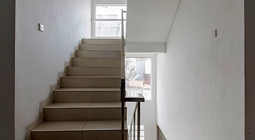 RedDoorz near Alun Alun Bandung 3