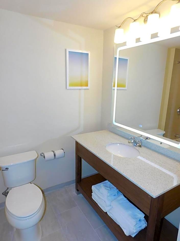 Days Inn & Suites by Wyndham Kearney NE